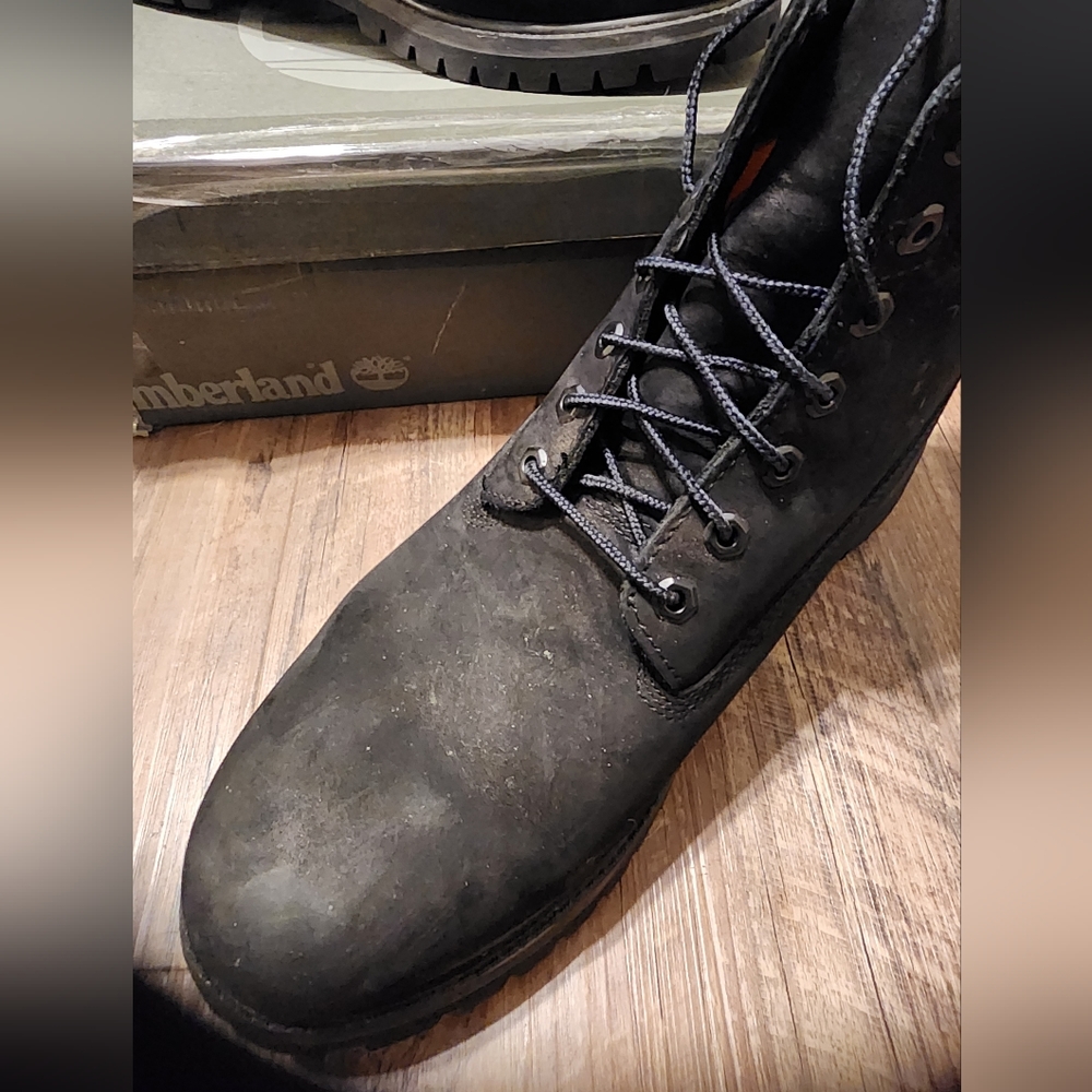 Men Timberland Boots - Picture 2 of 7